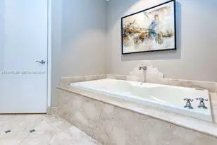 100 S Pointe Dr, Miami Beach, FL 33139 - Photo 13