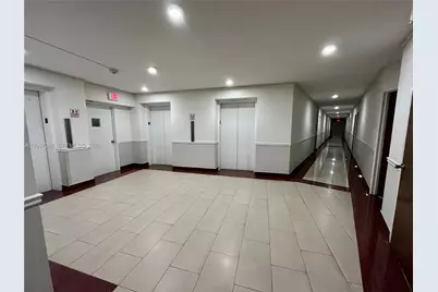 2899 Collins Ave #810, Miami Beach, FL 33140 - Photo 13