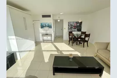 2899 Collins Ave #810, Miami Beach, FL 33140 - Photo 3