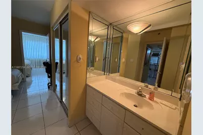 100 Lincoln Rd #422, Miami Beach, FL 33139 - Photo 13