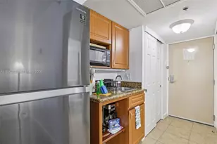 19201 Collins Ave, Sunny Isles Beach, FL 33160 - Photo 7