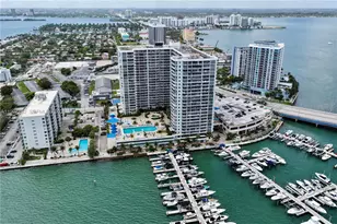 7601 E Treasure Dr, North Bay Village, FL 33141 - Photo 27