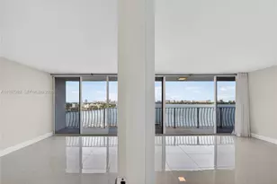 7601 E Treasure Dr, North Bay Village, FL 33141 - Photo 29