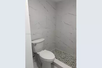 18840 NW 57th Ave #301, Hialeah, FL 33015 - Photo 5