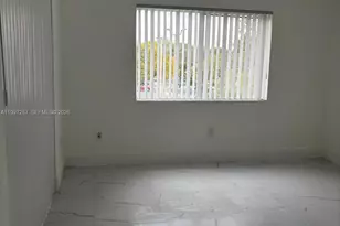 18840 NW 57th Ave, Hialeah, FL 33015 - Photo 11