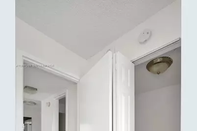 7620 Carlyle Ave #606, Miami Beach, FL 33141 - Photo 9