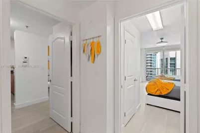 1200 Brickell Bay Dr #PH 4218, Miami, FL 33131 - Photo 31