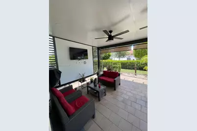 3494 W 103rd Ter, Hialeah, FL 33018 - Photo 5