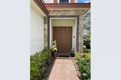3494 W 103rd Ter, Hialeah, FL 33018 - Photo 3