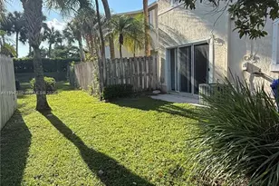 2262 NW 171st Terrace, Pembroke Pines, FL 33028 - Photo 9