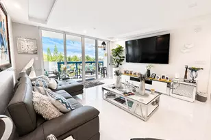 2370 NE 135th St, North Miami, FL 33181 - Photo 9