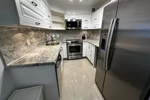 5225 Collins Ave, Miami Beach, FL 33140 - Photo 1