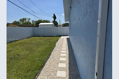 965 NW 10th St #1, Florida City, FL 33034 - Photo 3