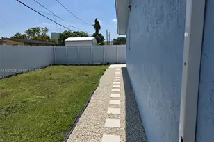 965 NW 10th St, Florida City, FL 33034 - Photo 3