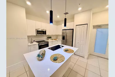 8001 NW 41st St #F-305, Doral, FL 33166 - Photo 1