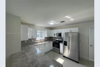 2268 NW 52nd St #top, Miami, FL 33142 - Photo 3