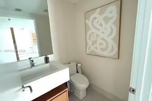 460 NE 28th St, Miami, FL 33137 - Photo 57
