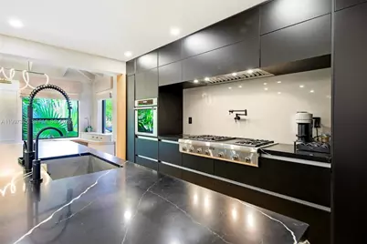 436 NE 88th St, El Portal, FL 33138 - Photo 17