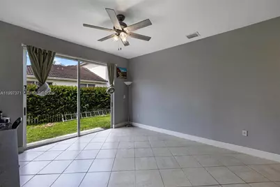 990 NE 42nd Pl, Homestead, FL 33033 - Photo 3