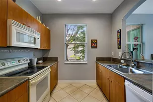 990 NE 42nd Pl, Homestead, FL 33033 - Photo 9