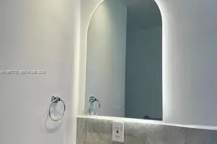 221 SW 9th Ave, Miami, FL 33130 - Photo 13