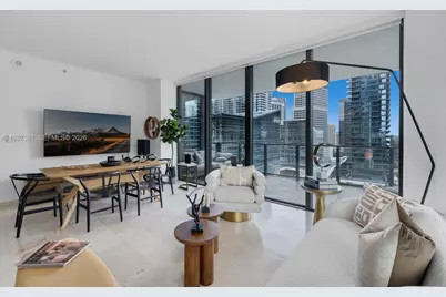 88 SW 7th St #1401, Miami, FL 33130 - Photo 3