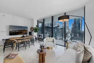 88 SW 7th St, Miami, FL 33130 - Photo 3