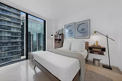 88 SW 7th St #1401, Miami, FL 33130 - Photo 17