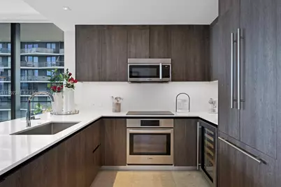 88 SW 7th St #1401, Miami, FL 33130 - Photo 7