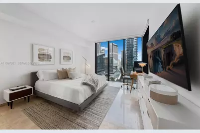 88 SW 7th St #1401, Miami, FL 33130 - Photo 13