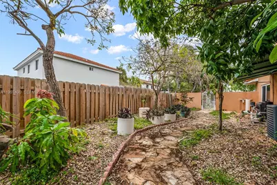 8724 NW 189th Ter, Hialeah, FL 33018 - Photo 25