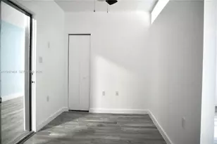 1036 SW 5th St, Miami, FL 33130 - Photo 5