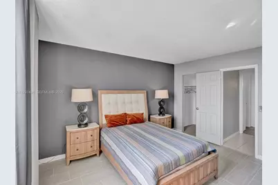 2020 NE 135th St #906, North Miami, FL 33181 - Photo 5