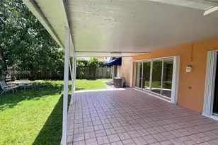 19011 NW 79th Ct, Hialeah, FL 33015 - Photo 31