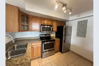 7125 Bay Dr #301, Miami Beach, FL 33141 - Photo 1