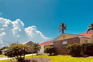 1920 Eucalyptus Ave, Hutchinson Island, FL 34949 - Photo 27