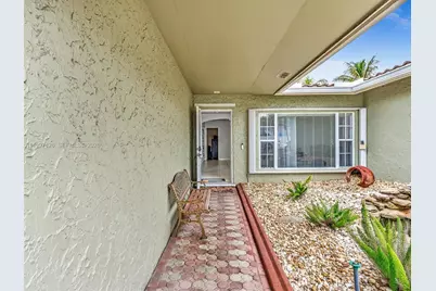 1900 NW 95th Ave, Pembroke Pines, FL 33024 - Photo 3