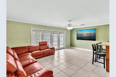 1900 NW 95th Ave, Pembroke Pines, FL 33024 - Photo 23