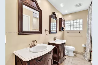 1900 NW 95th Ave, Pembroke Pines, FL 33024 - Photo 7