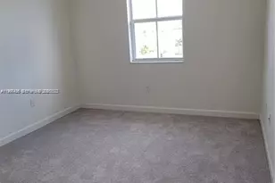 1010 SE 26th Ter, Homestead, FL 33035 - Photo 11