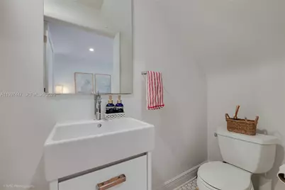 21 Madeira Ave #12, Coral Gables, FL 33134 - Photo 9