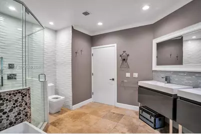 7405 SW 79th Ct, Miami, FL 33143 - Photo 9