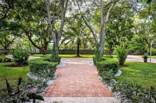 7405 SW 79th Ct, Miami, FL 33143 - Photo 15