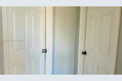 18901 NW 77th Ct, Hialeah, FL 33015 - Photo 13