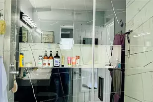 18901 NW 77th Ct, Hialeah, FL 33015 - Photo 7