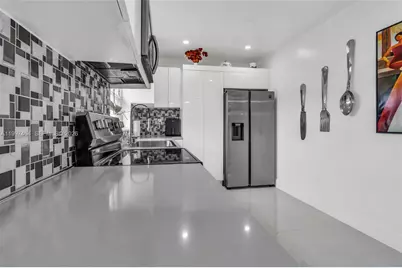 1055 NE 144th St, North Miami, FL 33161 - Photo 9