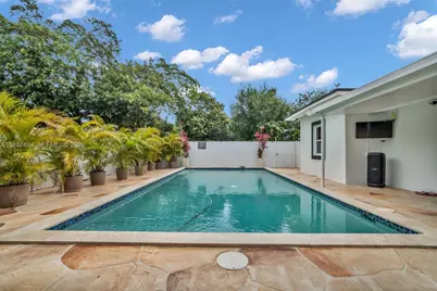 1055 NE 144th St, North Miami, FL 33161 - Photo 27