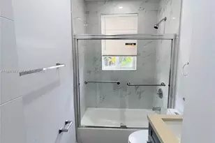 1036 SW 5th St, Miami, FL 33130 - Photo 5