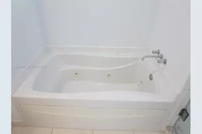 500 Brickell Ave #3006, Miami, FL 33131 - Photo 17