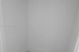 500 Brickell Ave, Miami, FL 33131 - Photo 11